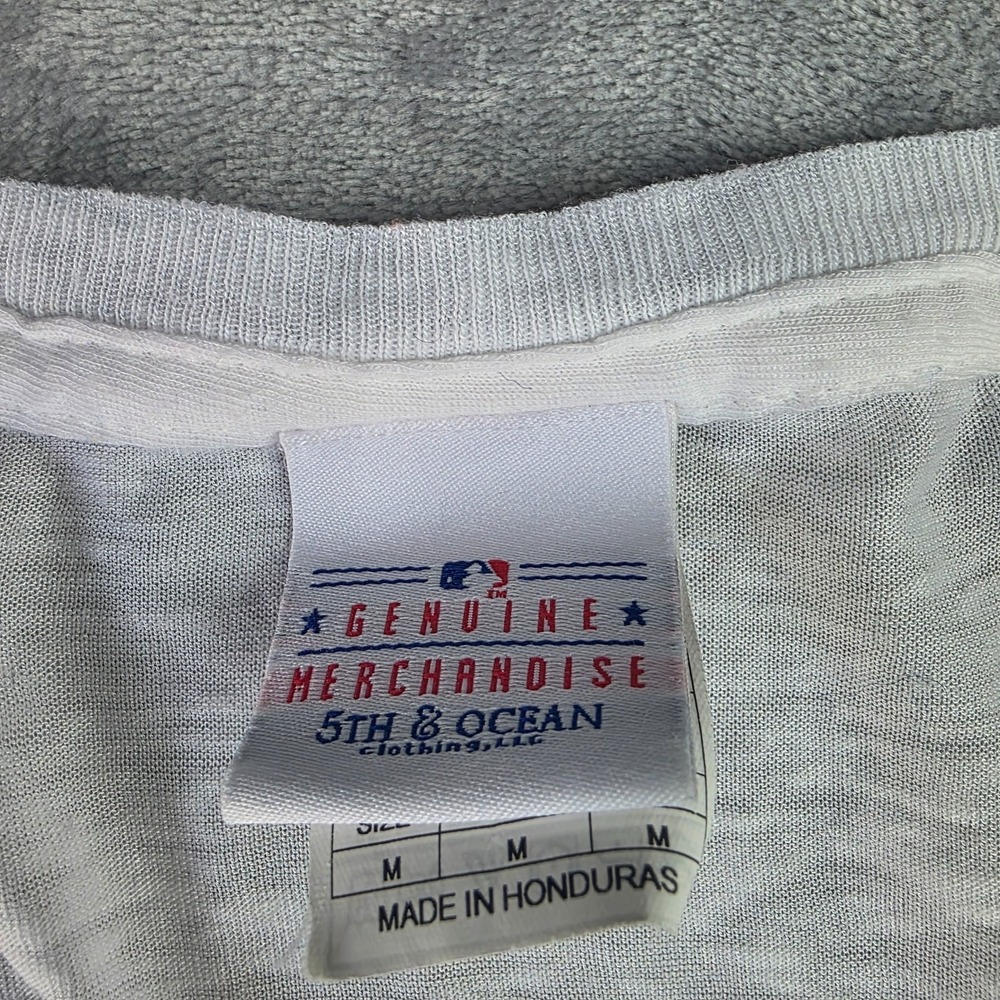 Women's Chicago Cubs V-neck MLB Baseball Shirt Sz ~ M - Picture 2 of 5